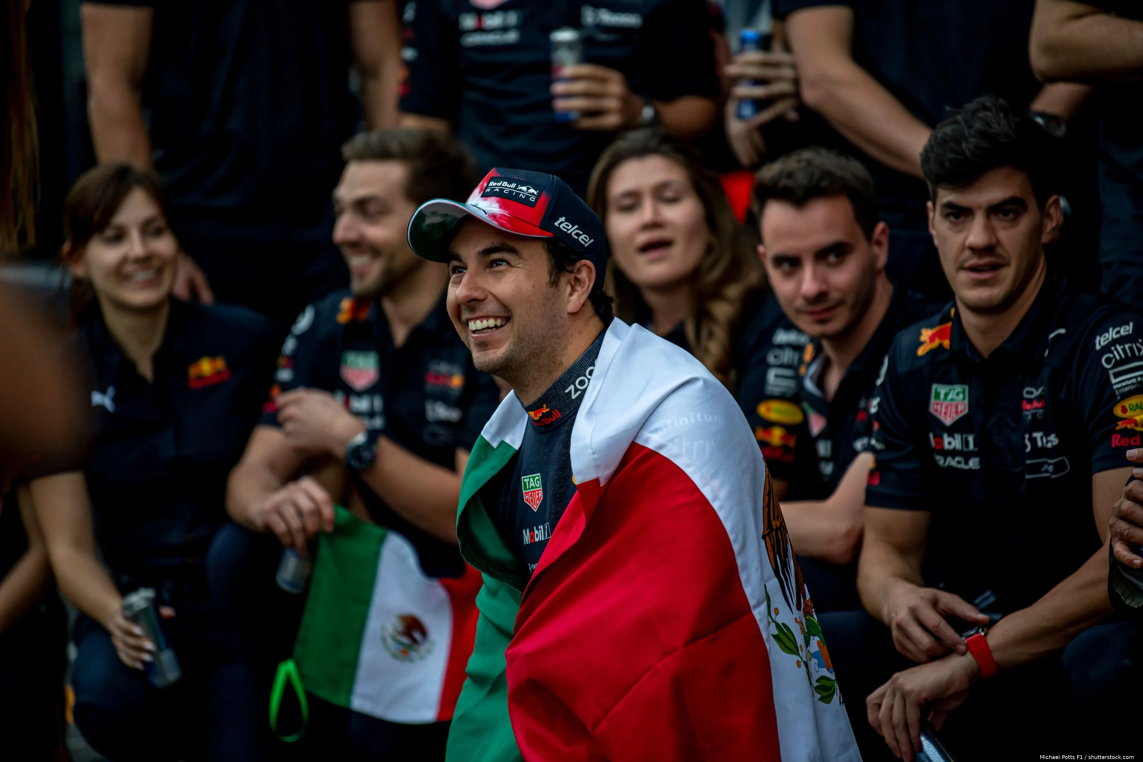 LOL! Hilarische Sergio Perez gaat voor podium Grand Prix Mexico "Het